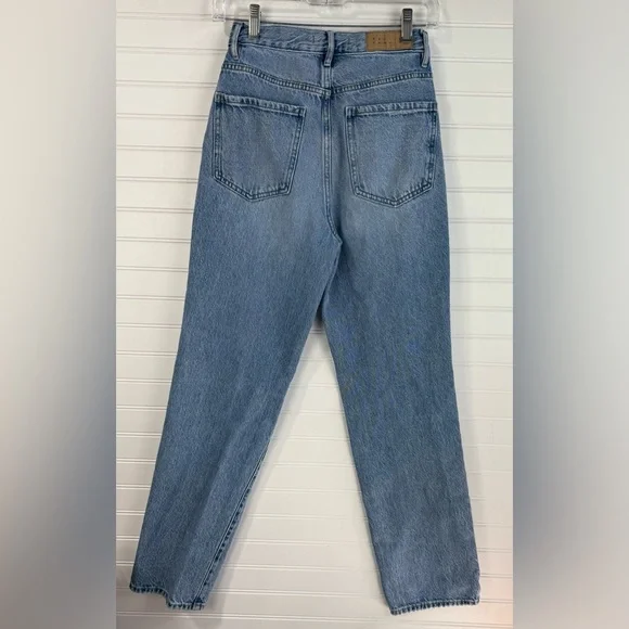 Pacsun women’s “dad jean” denim button fly jeans. Size 25 - Picture 4 of 6